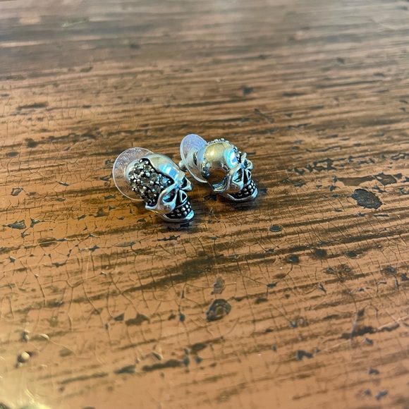 .SKULL. Earrings w/ diamonds - Picture 3 of 6